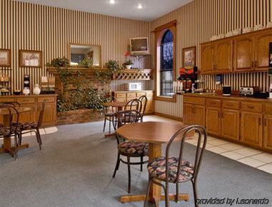 Super 8 By Wyndham Atchison Hotel Restaurant photo